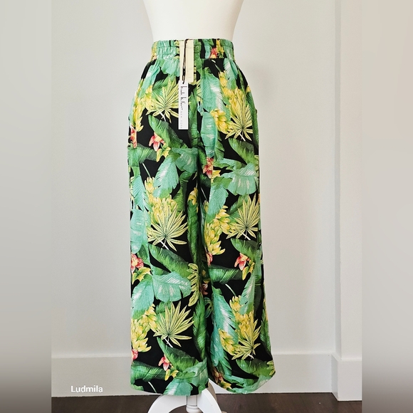 NICOLE MILLER New York Size M Women's Green Tropical Print Pull On Cropped Pants - Picture 2 of 6